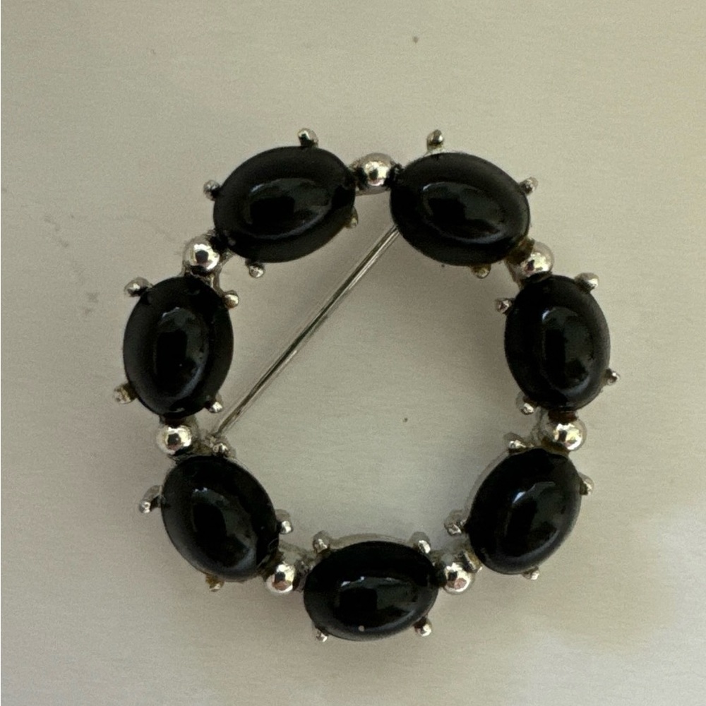 Vintage Silver tone/black stones brooch